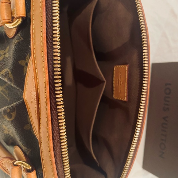 Louis Vuitton Tivoli PM Handbag - Picture 9 of 9